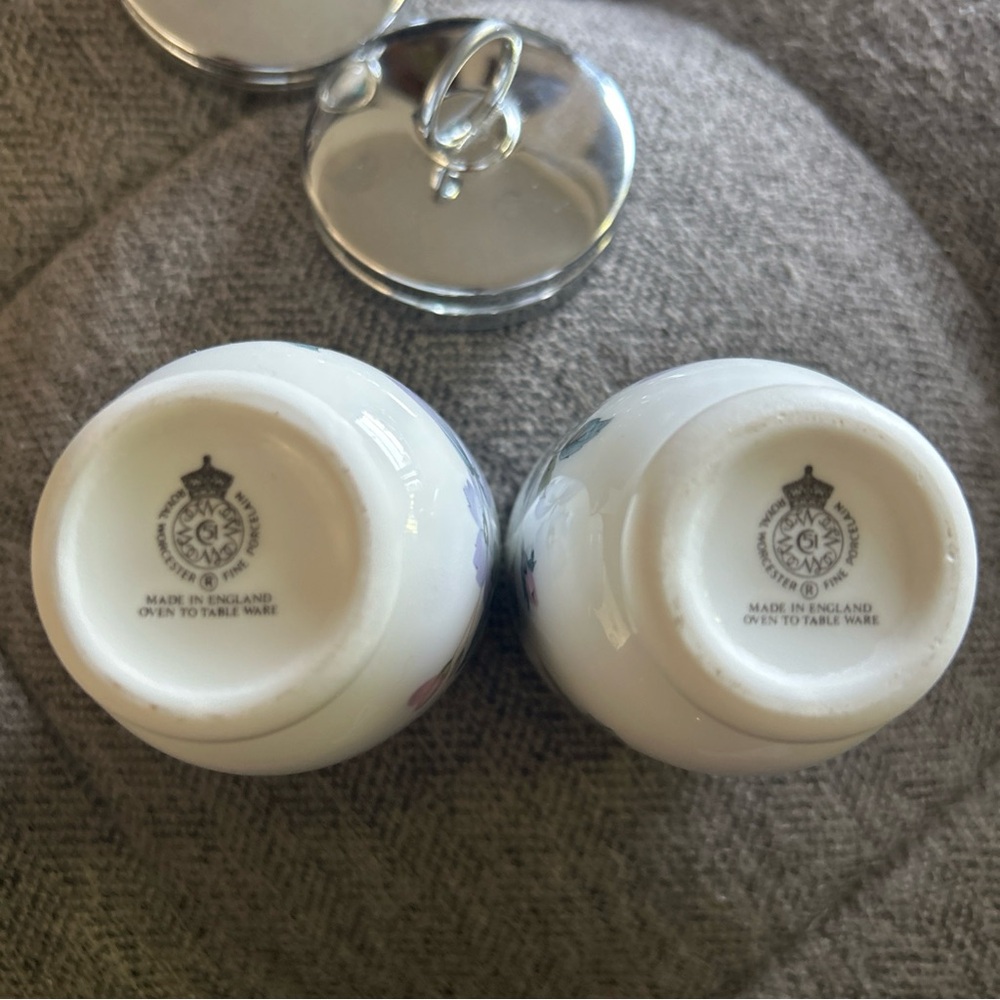 Royal Worcester England Pair of Porcelain Floral Egg Coddlers 2.1" x 2.5" tall - Picture 7 of 8
